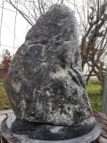 Specksteinsule; Brasilien; dunkelgrau mit schwarzen Punkten;18.050 kg