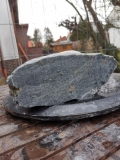 Speckstein; Einzelstck; aus Indien; schwarz-trkis; dunkel; 6.890 kg