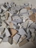 Speckstein- Amulettsteine; Kunterbund aus unserem Sortiment; 1 kg